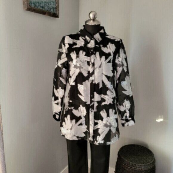 Metallic Silver Floral Print Blouse Sz Small - Picture 11 of 13